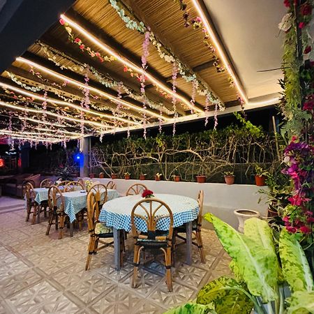Hotel Sisters Inn Moalboal Bagian luar foto