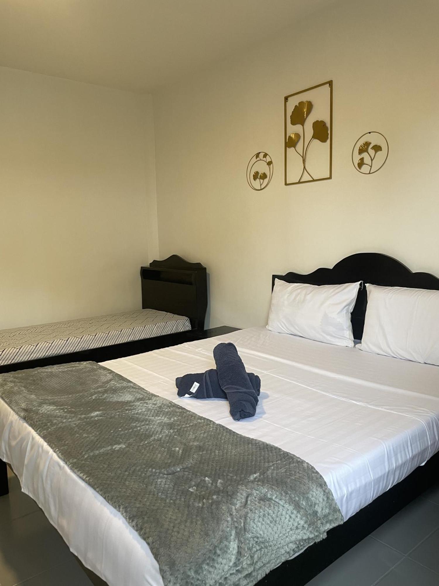 Hotel Sisters Inn Moalboal Bagian luar foto