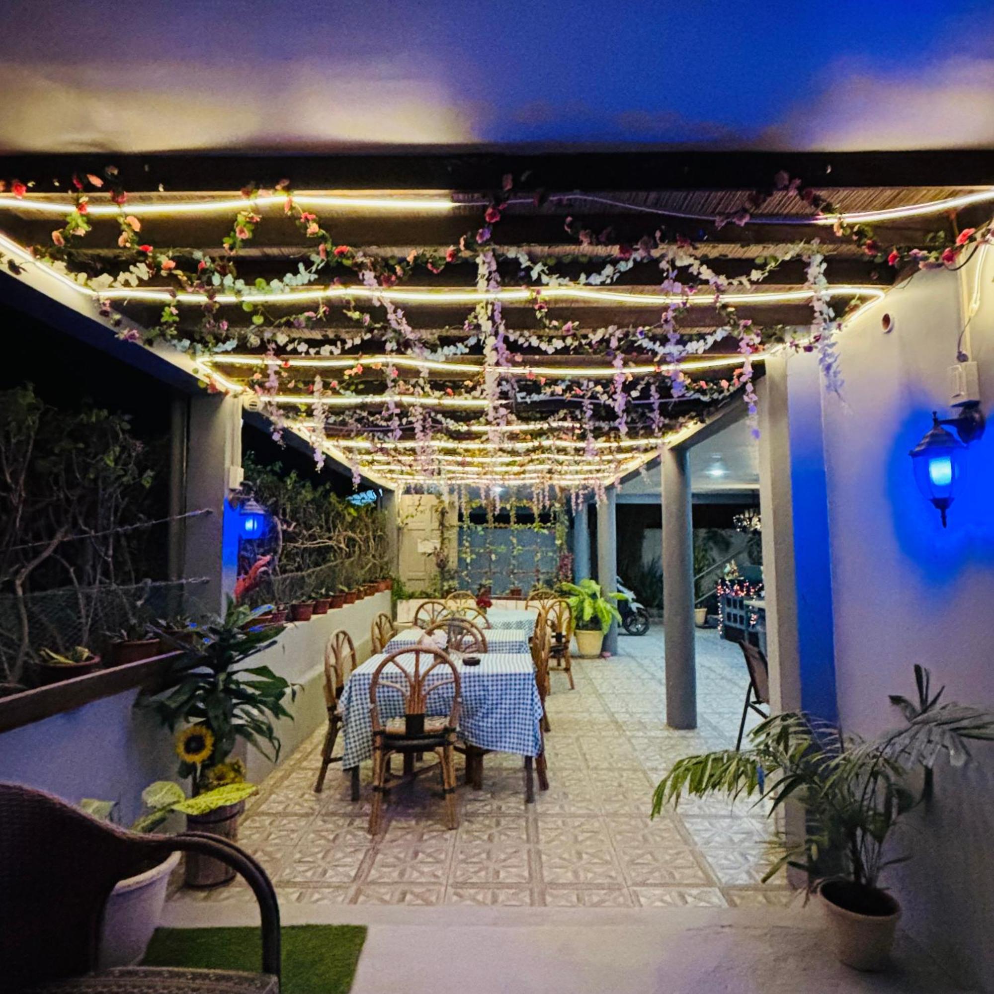 Hotel Sisters Inn Moalboal Bagian luar foto